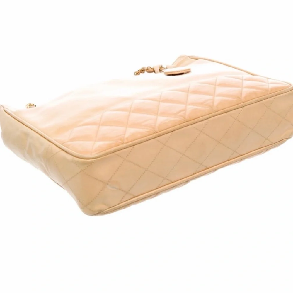 Chanel Cream Quilted Shoulder Bag - Picture 5 of 11